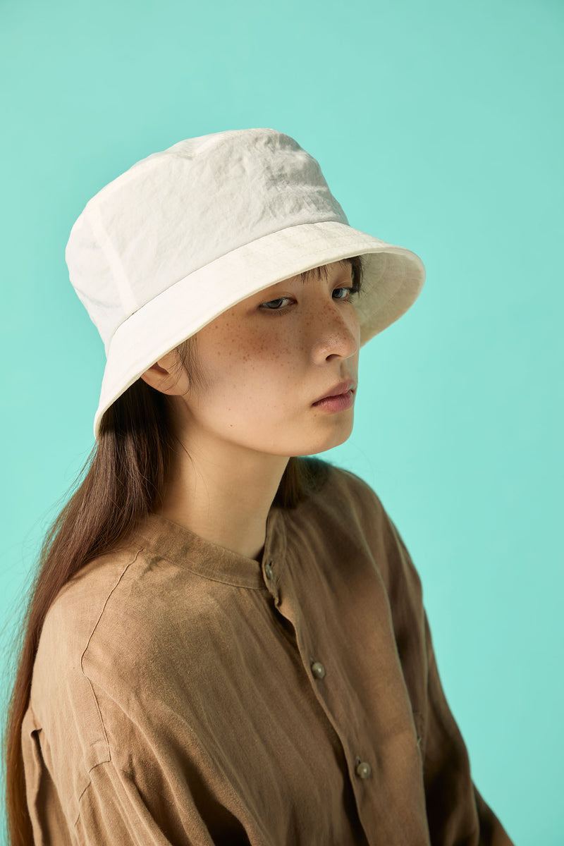 BUCKET HAT / NYLON TASLAN / WHITE