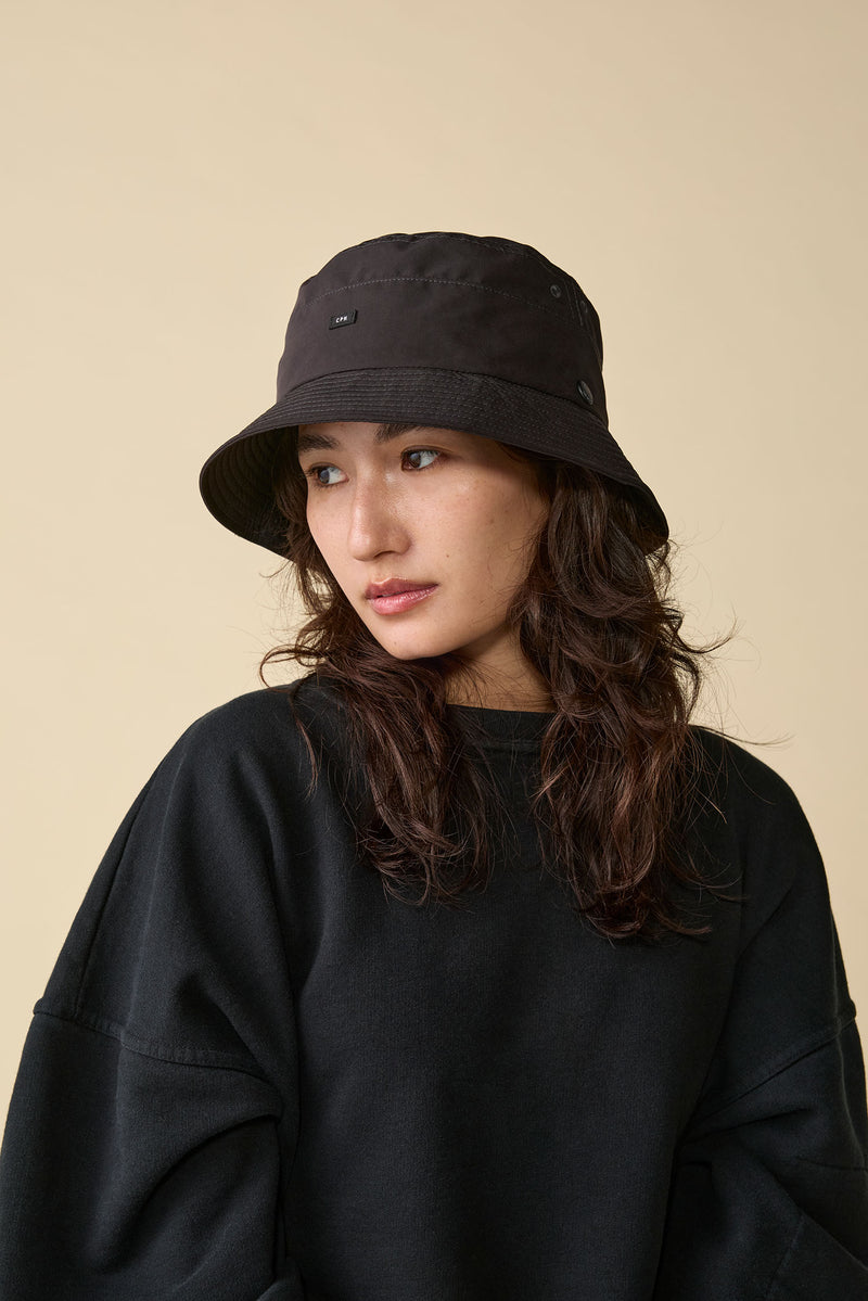 SWITCHED BUCKET HAT / DIVIDER CLOTH / BLACK