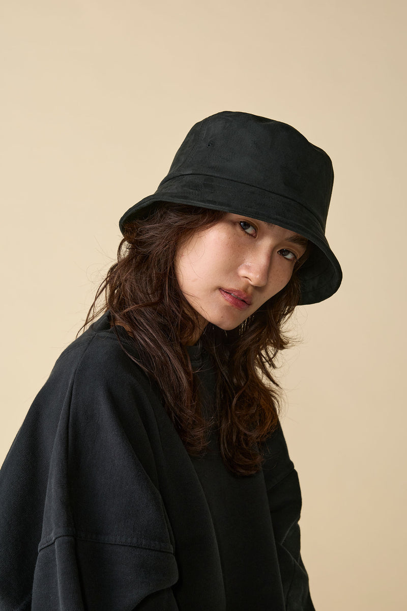 BUCKET HAT / SYNTHETIC SUEDE / BLACK