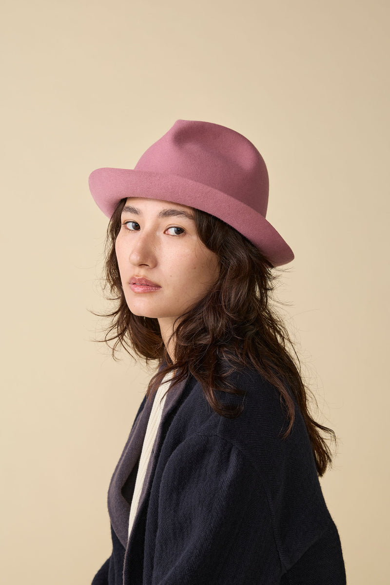 FELT HAT / RABBIT FRONT PINCH TASSEL / DARK PINK