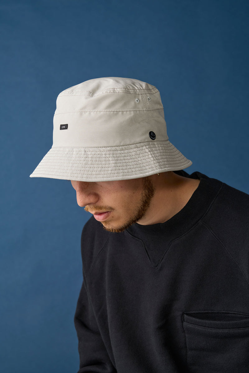 SWITCHED BUCKET HAT / DIVIDER CLOTH / IVORY