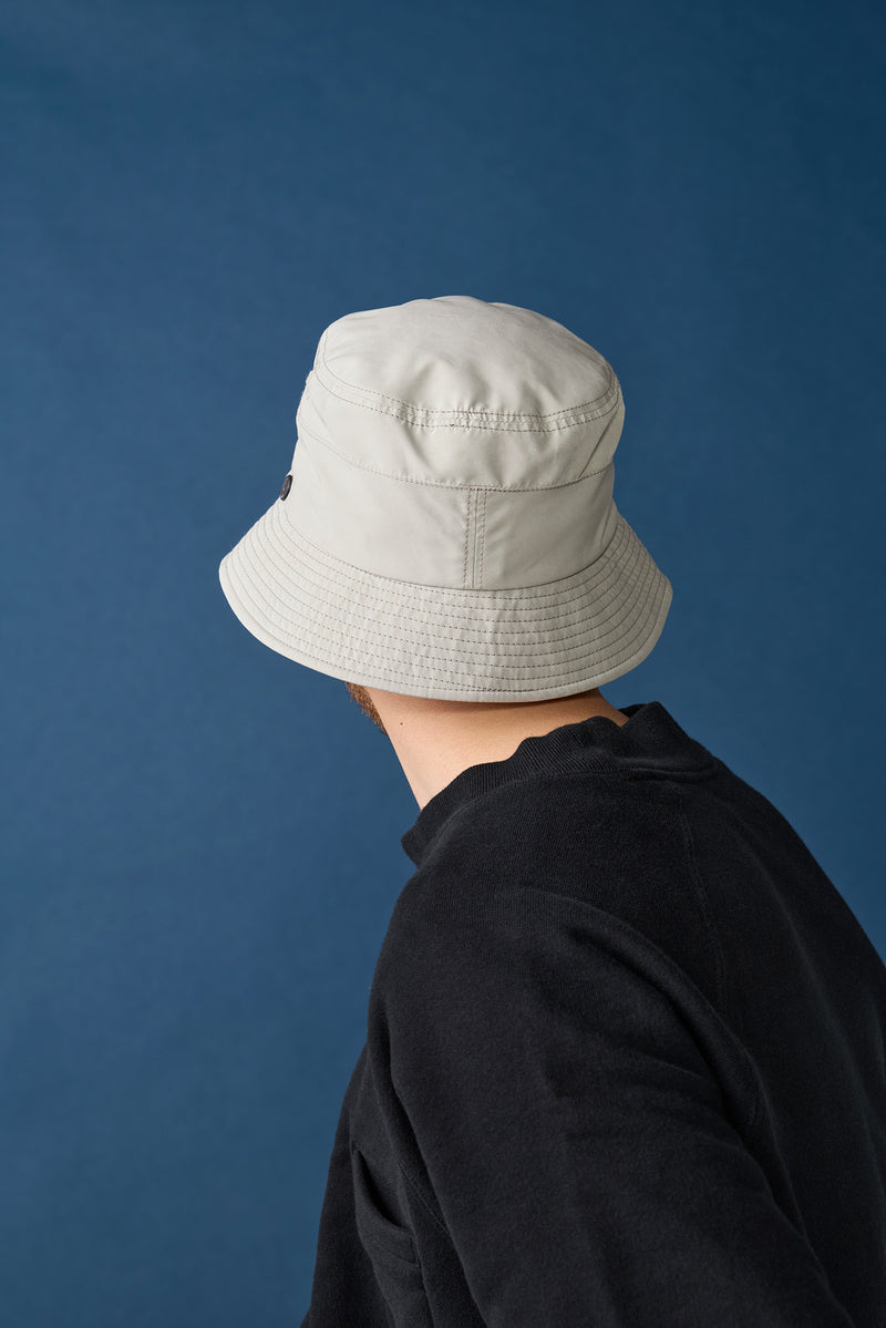 SWITCHED BUCKET HAT / DIVIDER CLOTH / IVORY
