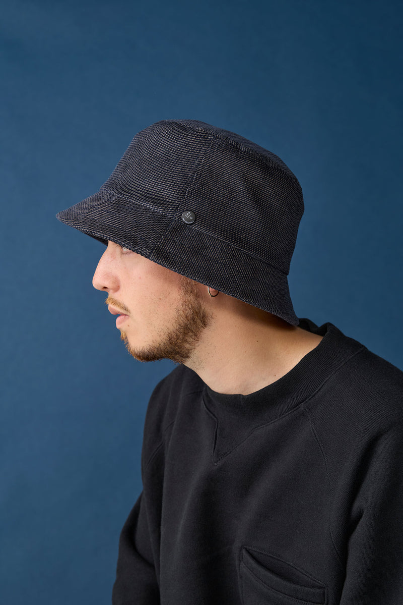 BUCKET HAT / PRINTED CODE / NAVY