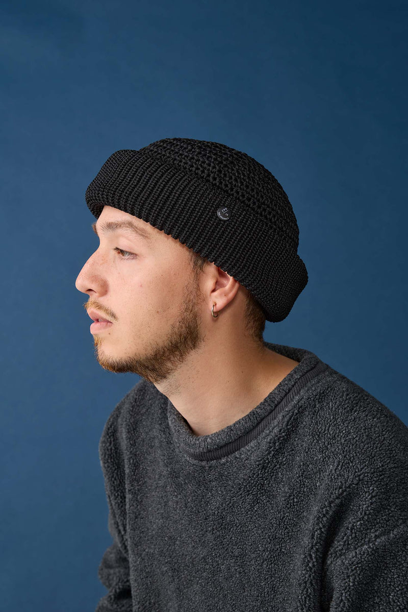 HAND KNITTING / FISHERMAN / BLACK