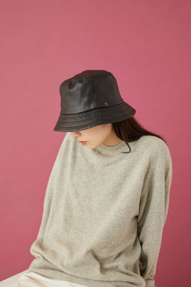 BUCKET HAT / SYNTHETIC LEATHER / BLACK